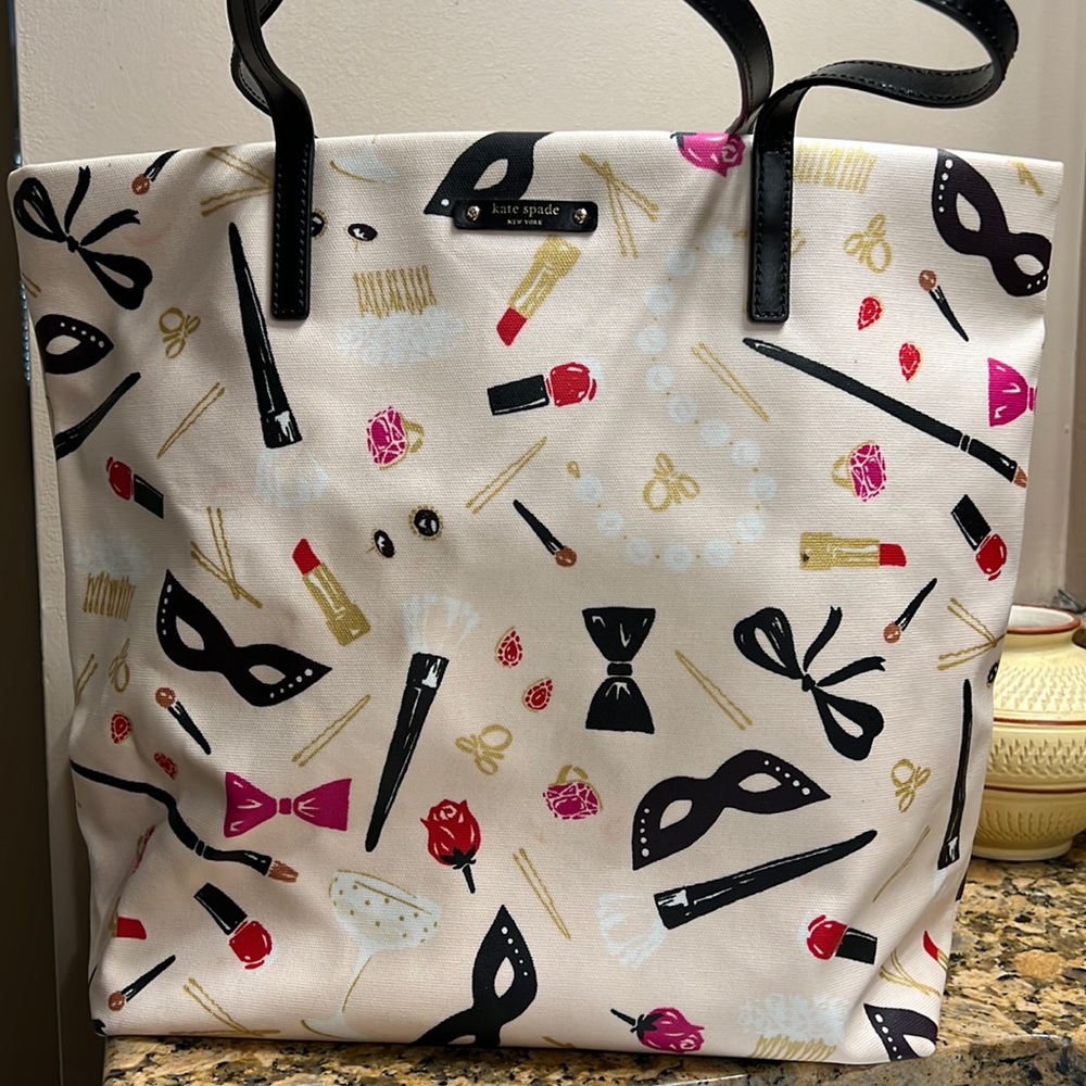 COPY - Lipstick Pink Champagne Kate Spade Patterned Bag…